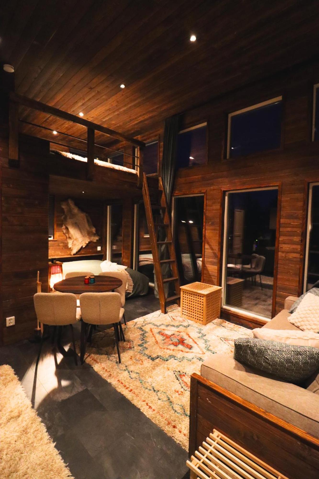 Reindeer River Lights Lodge Кируна Екстериор снимка